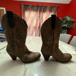 Very Volatile Women's Western Boots